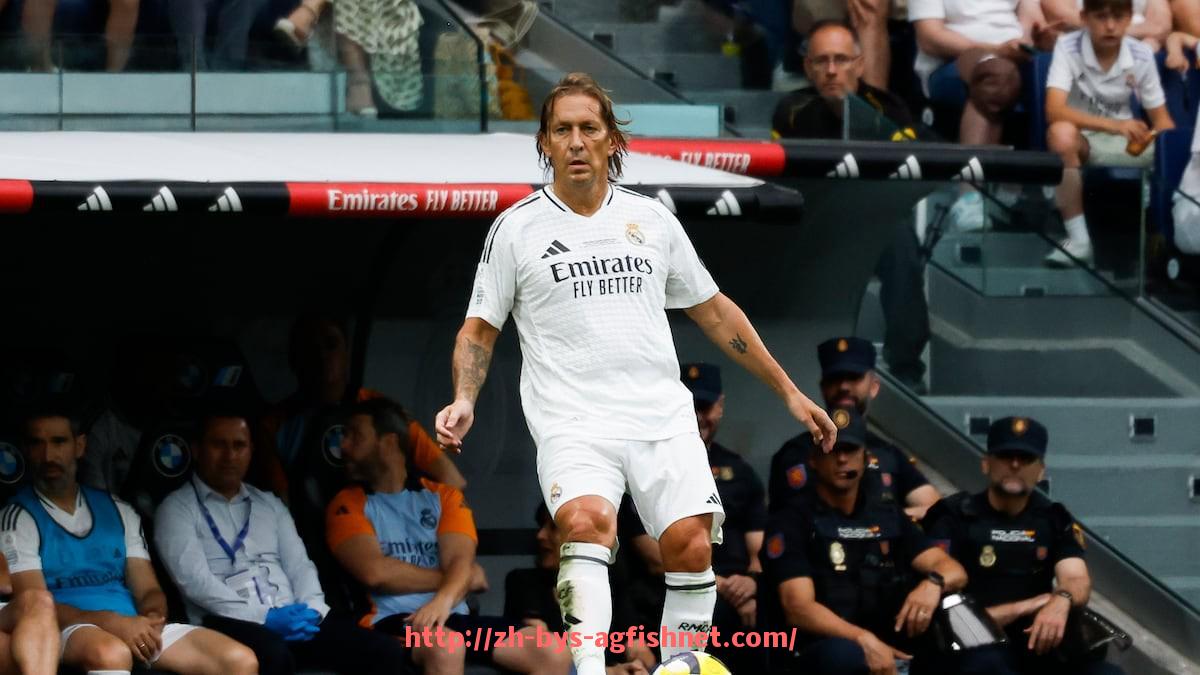 AG捕鱼王官网-世俱杯搜索热度日变化趋势图与观众兴趣时段对比研究